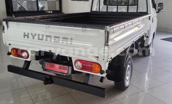 Buy Used Hyundai H1 White Car in Gobabis in Omaheke Buy Used Hyundai H1 White Car in Gobabis in Omaheke