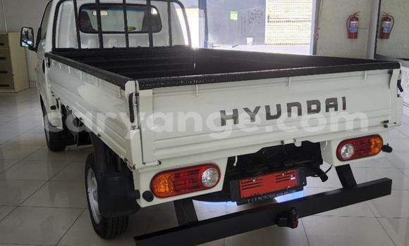 Buy Used Hyundai H1 White Car in Gobabis in Omaheke Buy Used Hyundai H1 White Car in Gobabis in Omaheke