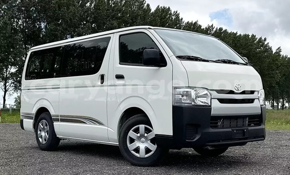 Buy Used Toyota HiAce White Truck in Bethanien in Karas