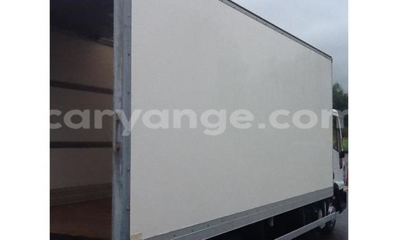 Acheter Occasion Utilitaire Iveco Cargo Blanc à Windhoek, Namibie Acheter Occasion Utilitaire Iveco Cargo Blanc à Windhoek, Namibie