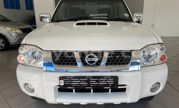 Buy Used Nissan NP 300 White Car in Gobabis in Omaheke Buy Used Nissan NP 300 White Car in Gobabis in Omaheke
