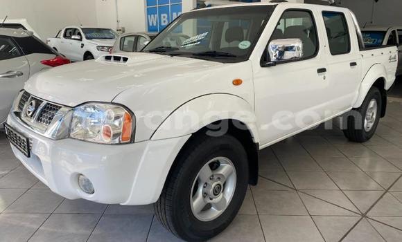 Buy Used Nissan NP 300 White Car in Gobabis in Omaheke Buy Used Nissan NP 300 White Car in Gobabis in Omaheke