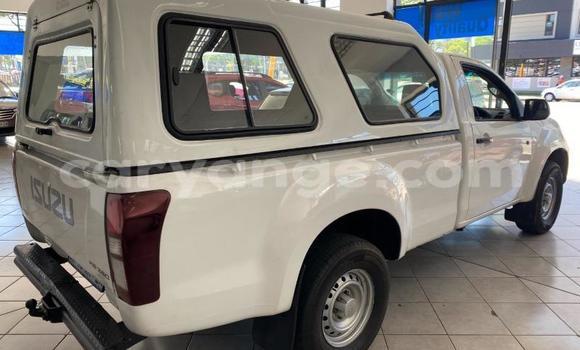 Buy Used Isuzu KB White Car in Gobabis in Omaheke Buy Used Isuzu KB White Car in Gobabis in Omaheke