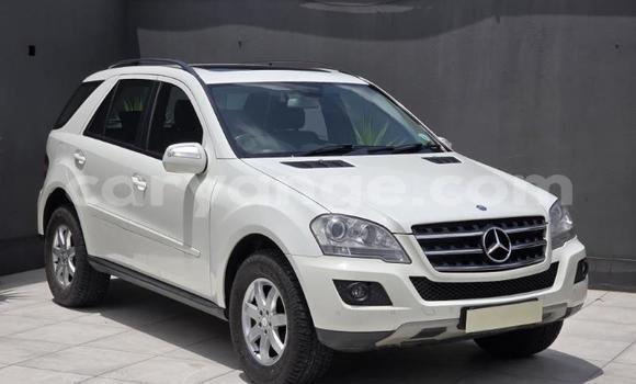 Buy Used Mercedes-Benz ML–Class White Car in Gobabis in Omaheke Buy Used Mercedes-Benz ML–Class White Car in Gobabis in Omaheke