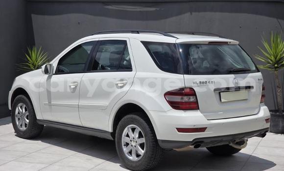 Buy Used Mercedes-Benz ML–Class White Car in Gobabis in Omaheke Buy Used Mercedes-Benz ML–Class White Car in Gobabis in Omaheke