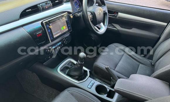 Buy Used Toyota Hilux Silver Car in Gobabis in Omaheke Buy Used Toyota Hilux Silver Car in Gobabis in Omaheke