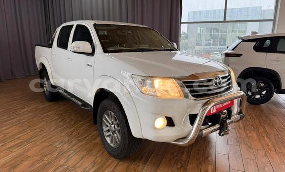 Buy Used Toyota Hilux White Car in Gobabis in Omaheke