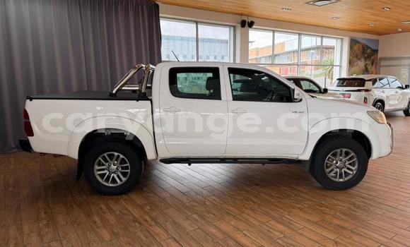Buy Used Toyota Hilux White Car in Gobabis in Omaheke Buy Used Toyota Hilux White Car in Gobabis in Omaheke
