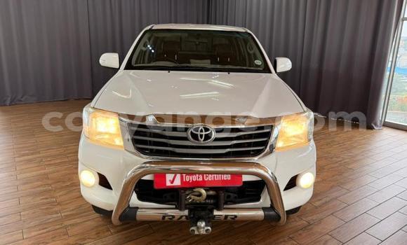 Buy Used Toyota Hilux White Car in Gobabis in Omaheke Buy Used Toyota Hilux White Car in Gobabis in Omaheke