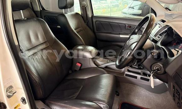 Buy Used Toyota Hilux White Car in Gobabis in Omaheke Buy Used Toyota Hilux White Car in Gobabis in Omaheke
