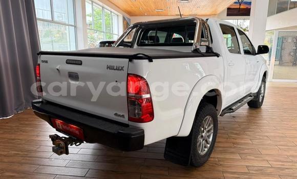 Buy Used Toyota Hilux White Car in Gobabis in Omaheke Buy Used Toyota Hilux White Car in Gobabis in Omaheke