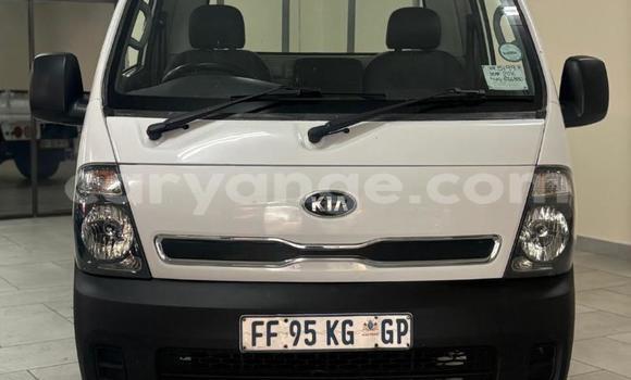 Buy Used Kia K7 White Car in Gobabis in Omaheke Buy Used Kia K7 White Car in Gobabis in Omaheke