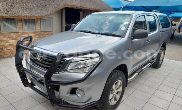 Buy Used Toyota Hilux Silver Car in Gobabis in Omaheke