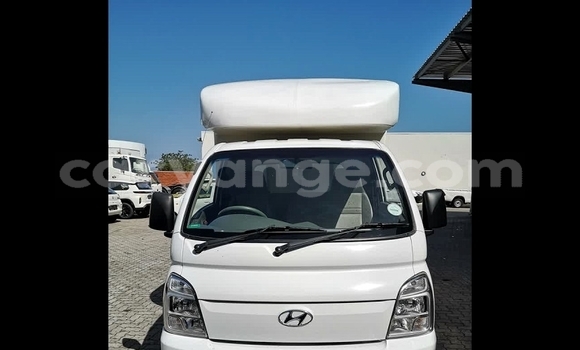 Buy Used Hyundai H1 White Car in Gobabis in Omaheke Buy Used Hyundai H1 White Car in Gobabis in Omaheke