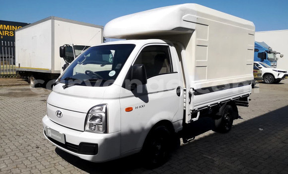 Buy Used Hyundai H1 White Car in Gobabis in Omaheke Buy Used Hyundai H1 White Car in Gobabis in Omaheke