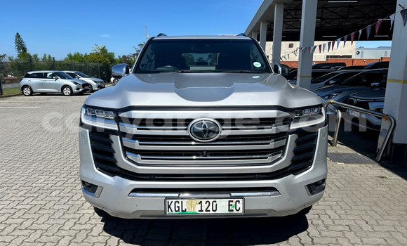 Buy Used Toyota Land Cruiser Silver Car in Gobabis in Omaheke