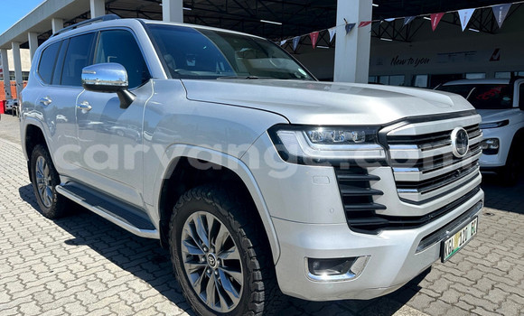 Buy Used Toyota Land Cruiser Silver Car in Gobabis in Omaheke Buy Used Toyota Land Cruiser Silver Car in Gobabis in Omaheke