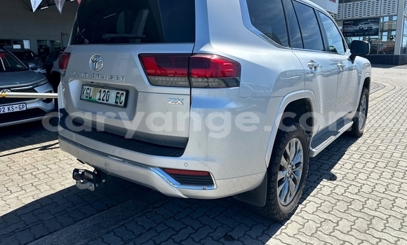 Buy Used Toyota Land Cruiser Silver Car in Gobabis in Omaheke Buy Used Toyota Land Cruiser Silver Car in Gobabis in Omaheke