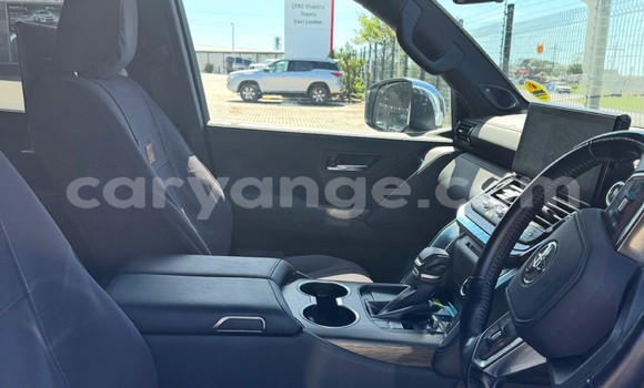Buy Used Toyota Land Cruiser Silver Car in Gobabis in Omaheke Buy Used Toyota Land Cruiser Silver Car in Gobabis in Omaheke