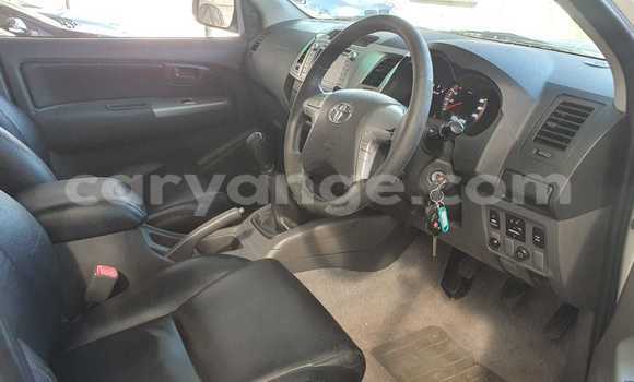 Buy Used Toyota Hilux White Car in Gobabis in Omaheke Buy Used Toyota Hilux White Car in Gobabis in Omaheke