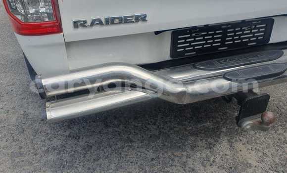 Buy Used Toyota Hilux White Car in Gobabis in Omaheke Buy Used Toyota Hilux White Car in Gobabis in Omaheke
