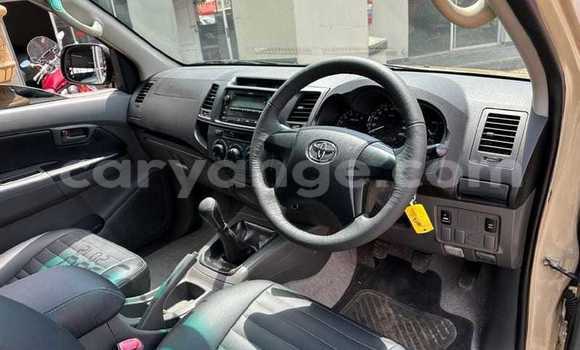 Buy Used Toyota Hilux Brown Car in Rundu in Namibia Buy Used Toyota Hilux Brown Car in Rundu in Namibia