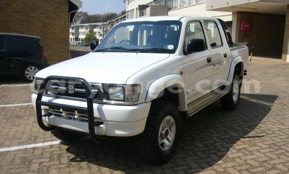 Buy Used Toyota Hilux White Car in Rehoboth in Hardap