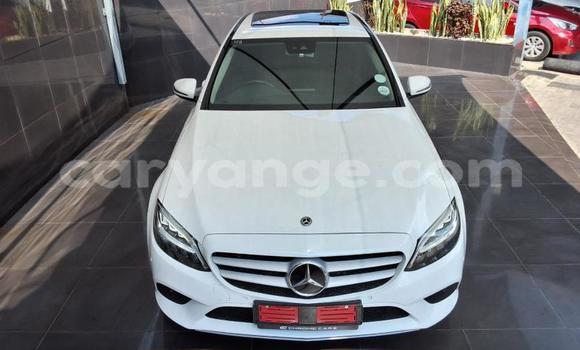 Acheter Occasion Voiture Mercedes-Benz C–Class Blanc à Gobabis, Omaheke Acheter Occasion Voiture Mercedes-Benz C–Class Blanc à Gobabis, Omaheke