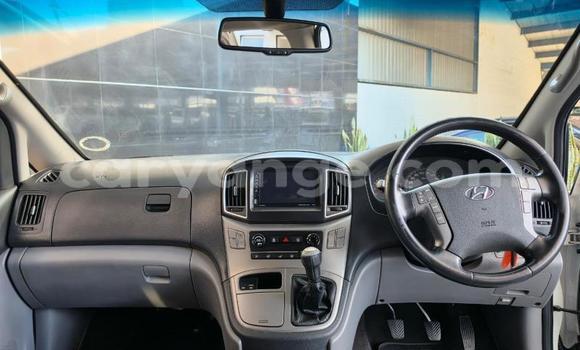 Acheter Occasion Voiture Hyundai H1 Blanc à Gobabis, Omaheke Acheter Occasion Voiture Hyundai H1 Blanc à Gobabis, Omaheke