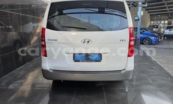 Acheter Occasion Voiture Hyundai H1 Blanc à Gobabis, Omaheke Acheter Occasion Voiture Hyundai H1 Blanc à Gobabis, Omaheke