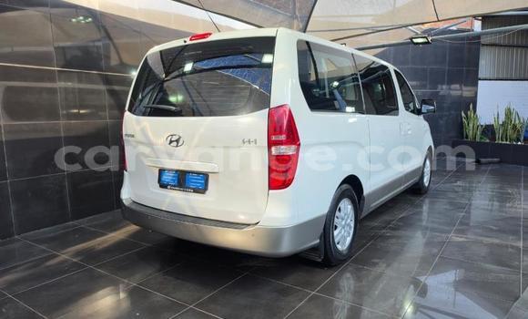 Acheter Occasion Voiture Hyundai H1 Blanc à Gobabis, Omaheke Acheter Occasion Voiture Hyundai H1 Blanc à Gobabis, Omaheke