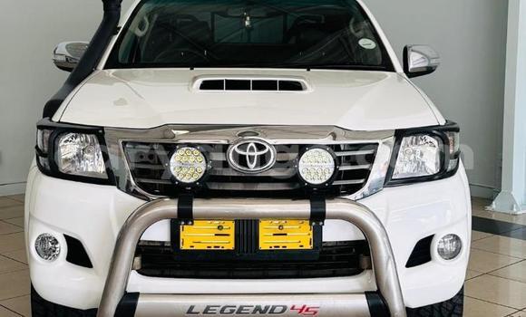 Buy Used Toyota Hilux White Car in Gobabis in Omaheke