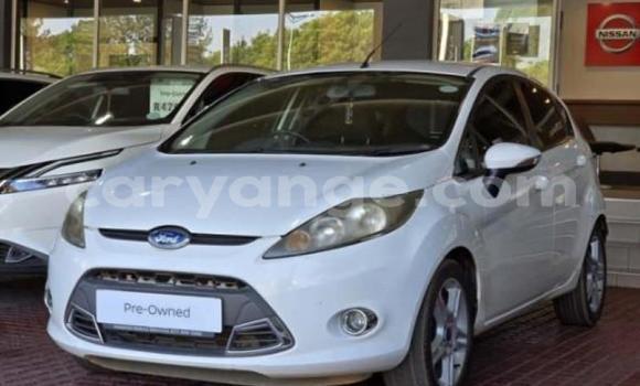 Buy Used Ford Fiesta White Car in Gobabis in Omaheke