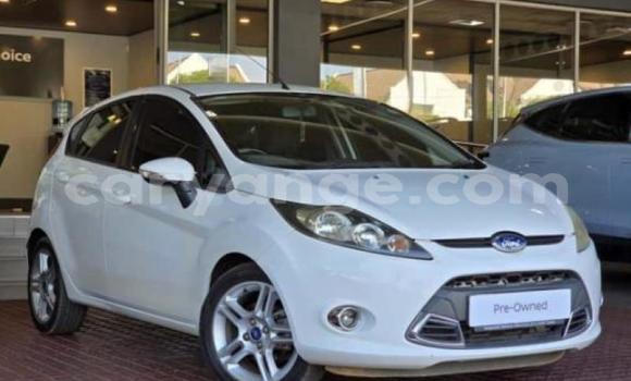 Acheter Occasion Voiture Ford Fiesta Blanc à Gobabis, Omaheke Acheter Occasion Voiture Ford Fiesta Blanc à Gobabis, Omaheke