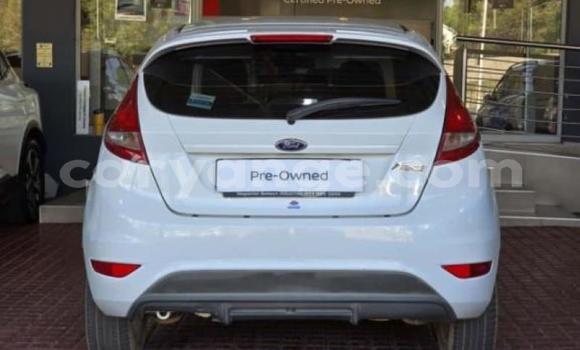 Acheter Occasion Voiture Ford Fiesta Blanc à Gobabis, Omaheke Acheter Occasion Voiture Ford Fiesta Blanc à Gobabis, Omaheke