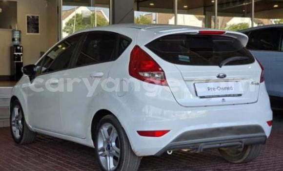Acheter Occasion Voiture Ford Fiesta Blanc à Gobabis, Omaheke Acheter Occasion Voiture Ford Fiesta Blanc à Gobabis, Omaheke