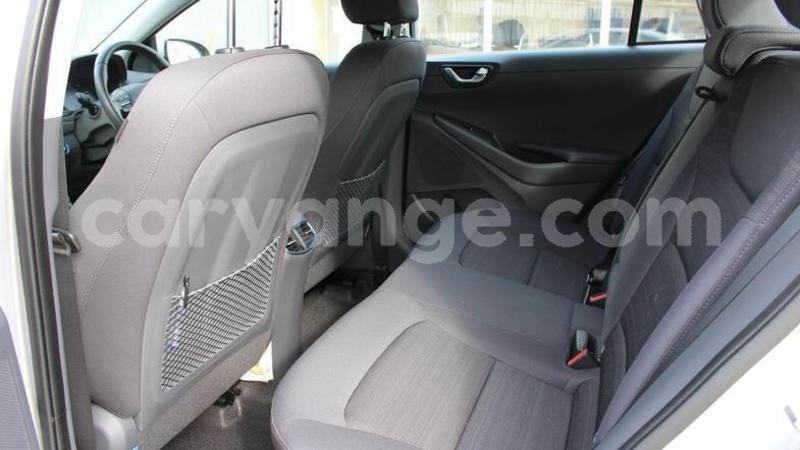 Big with watermark 2017 hyundaiioniq 1.6 gdi premium dct 5dr 4