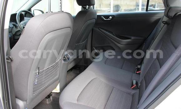 Acheter Occasion Voiture Hyundai IONIQ Gris à Windhoek, Namibie Acheter Occasion Voiture Hyundai IONIQ Gris à Windhoek, Namibie