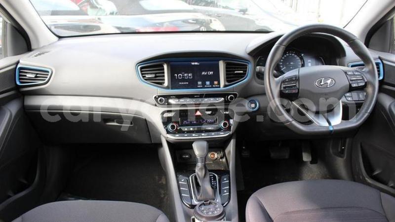 Big with watermark 2017 hyundaiioniq 1.6 gdi premium dct 5dr 5