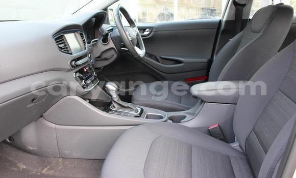 Acheter Occasion Voiture Hyundai IONIQ Gris à Windhoek, Namibie Acheter Occasion Voiture Hyundai IONIQ Gris à Windhoek, Namibie