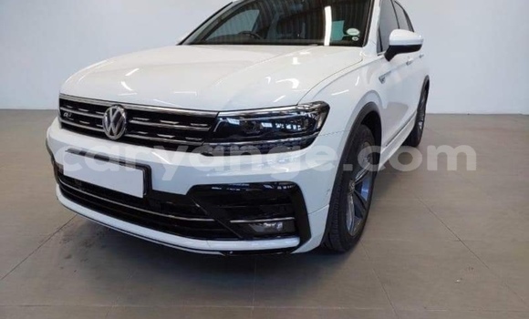 Buy Used Volkswagen Tiguan White Car in Gobabis in Omaheke