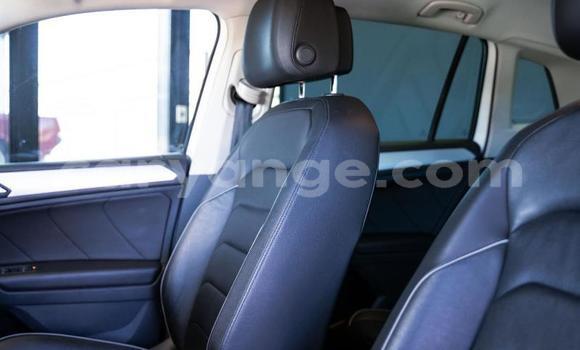 Acheter Occasion Voiture Volkswagen Tiguan Blanc à Gobabis, Omaheke Acheter Occasion Voiture Volkswagen Tiguan Blanc à Gobabis, Omaheke
