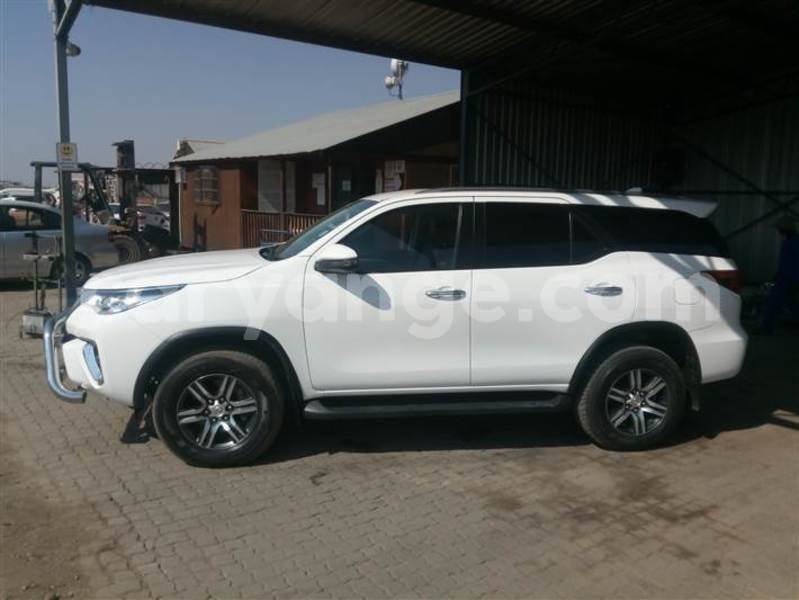 Big with watermark toyota fortuner namibia windhoek 25640