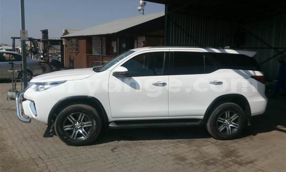 Buy Used Toyota Fortuner White Car in Windhoek in Namibia Buy Used Toyota Fortuner White Car in Windhoek in Namibia