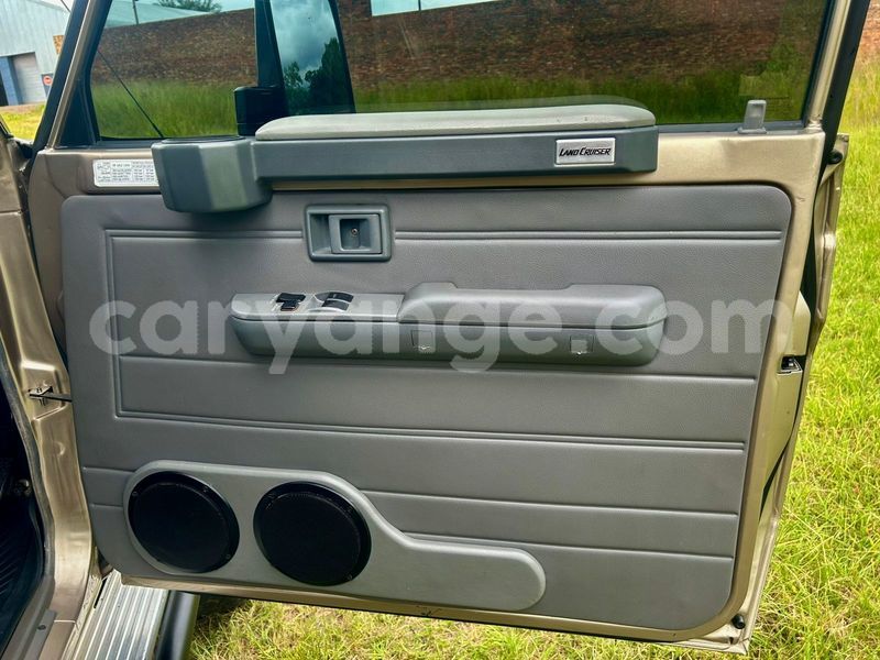 Big with watermark toyota land cruiser namibia windhoek 25641