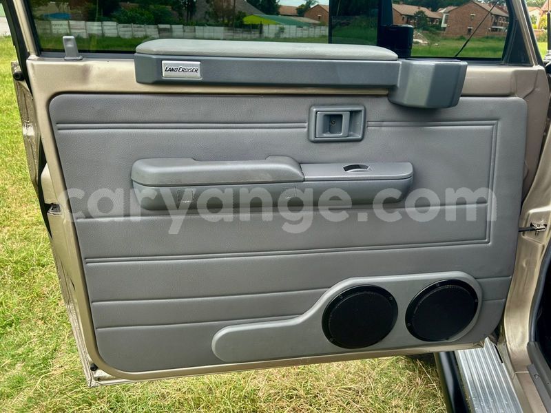 Big with watermark toyota land cruiser namibia windhoek 25641
