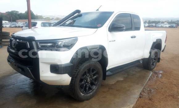Buy Used Toyota Hilux White Car in Gobabis in Omaheke Buy Used Toyota Hilux White Car in Gobabis in Omaheke