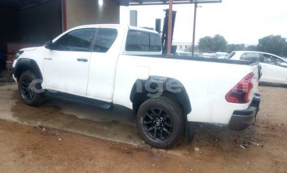 Buy Used Toyota Hilux White Car in Gobabis in Omaheke Buy Used Toyota Hilux White Car in Gobabis in Omaheke