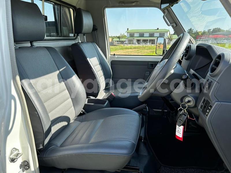 Big with watermark toyota land cruiser namibia walvis bay 25689