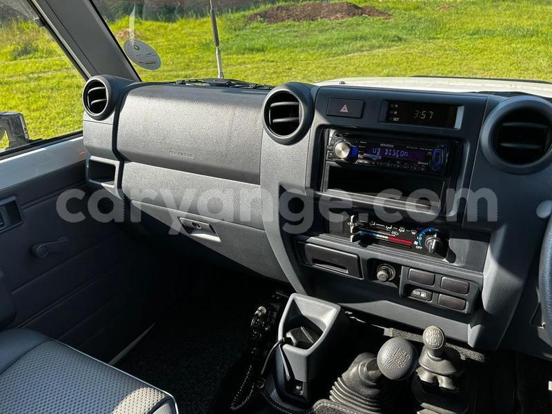 Big with watermark toyota land cruiser namibia walvis bay 25689